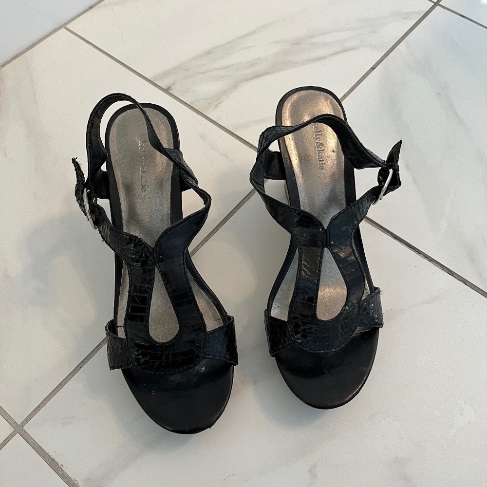 Kelly & Katie Wedge heels